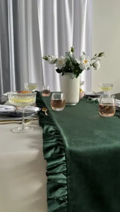 Bieżnik 40 x 180 Dekoracyjny z Falbankami Ligia 04