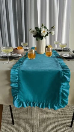 Bieżnik 40 x 160 Dekoracyjny z Falbankami Ligia 08