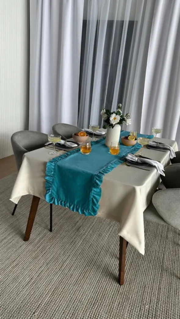Bieżnik 40 x 160 Dekoracyjny z Falbankami Ligia 08