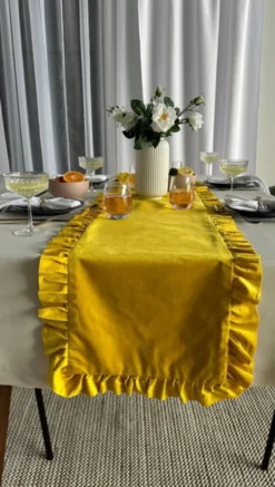 Bieżnik 40 x 160 Dekoracyjny z Falbankami Ligia 03