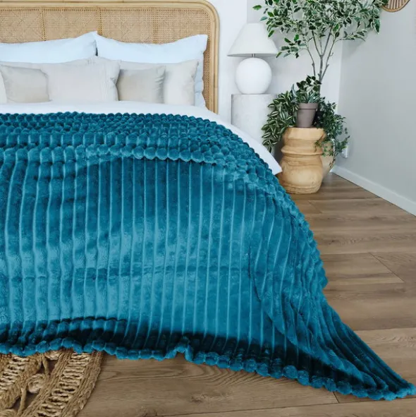 Koc 160 x 200Mikrofibra Tłoczona Pasy Nuvio 11