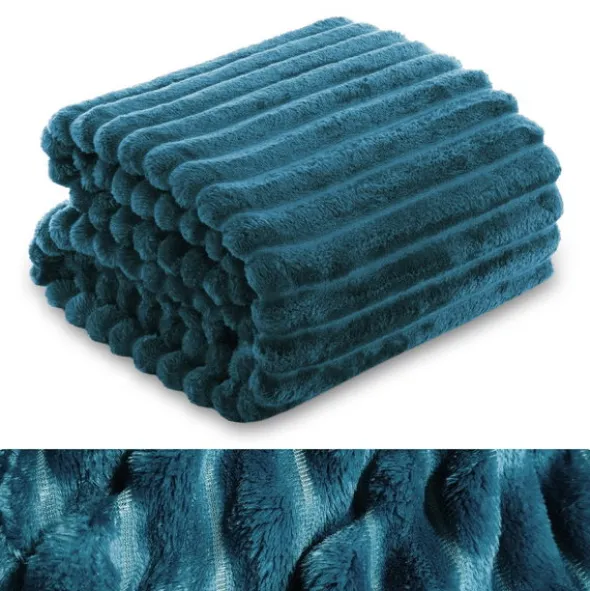 Koc 160 x 200Mikrofibra Tłoczona Pasy Nuvio 11
