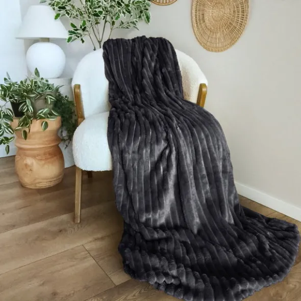 Koc 200 x 220Mikrofibra Tłoczona Pasy Nuvio 03