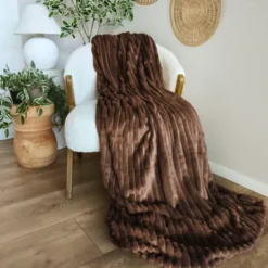 Koc 160 x 200Mikrofibra Tłoczona Pasy Nuvio 07
