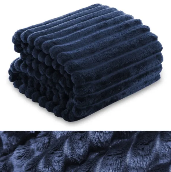 Koc 160 x 200Mikrofibra Tłoczona Pasy Nuvio 09