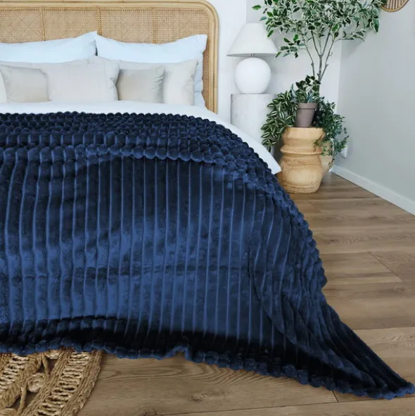 Koc 160 x 200Mikrofibra Tłoczona Pasy Nuvio 09