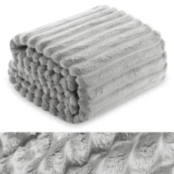 Koc 160 x 200Mikrofibra Tłoczona Pasy Nuvio 02