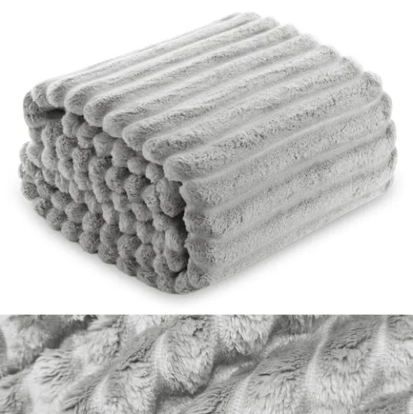 Koc 160 x 200Mikrofibra Tłoczona Pasy Nuvio 02