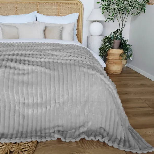 Koc 160 x 200Mikrofibra Tłoczona Pasy Nuvio 02