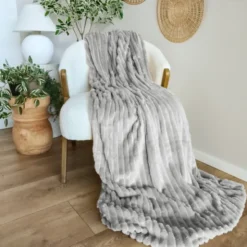 Koc 160 x 200Mikrofibra Tłoczona Pasy Nuvio 02