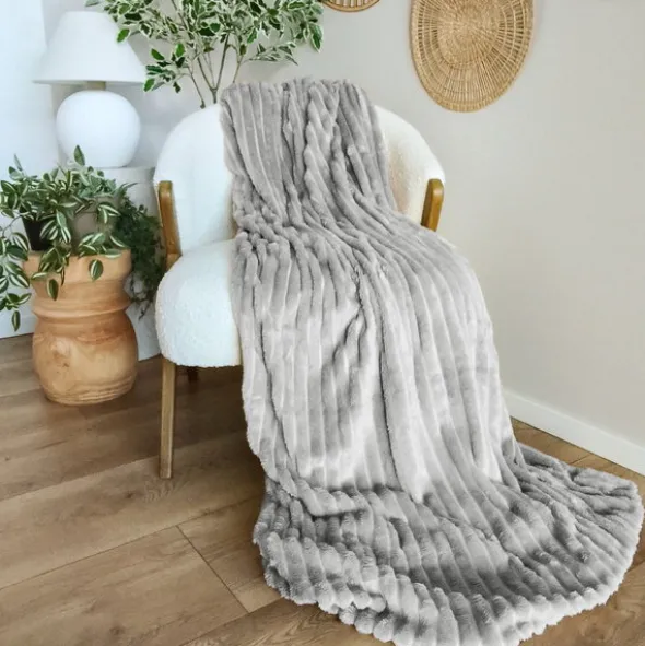 Koc 160 x 200Mikrofibra Tłoczona Pasy Nuvio 02