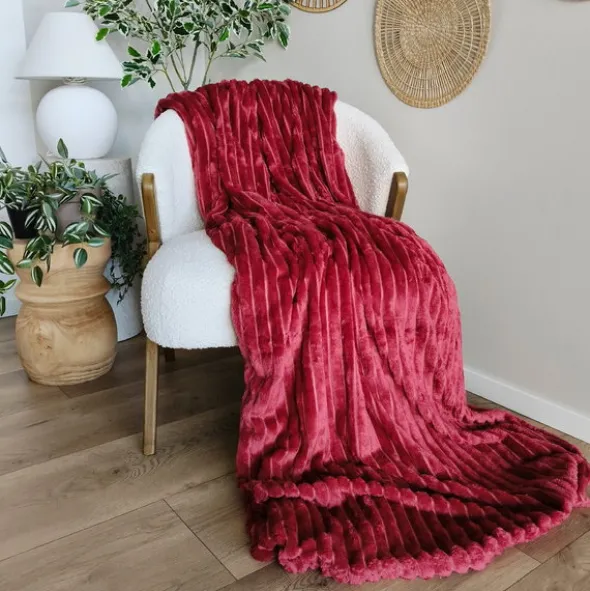 Koc 160 x 200Mikrofibra Tłoczona Pasy Nuvio 12