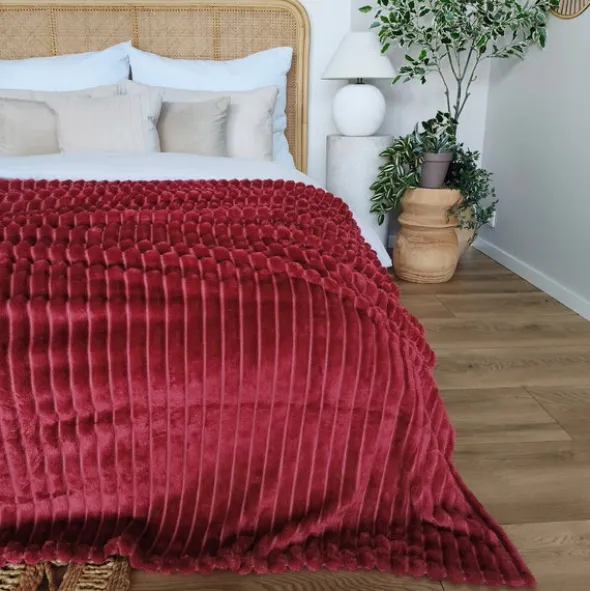 Koc 160 x 200Mikrofibra Tłoczona Pasy Nuvio 12