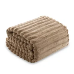 Koc 160 x 200Mikrofibra Tłoczona Pasy Nuvio 06