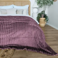 Koc 160 x 200Mikrofibra Tłoczona Pasy Nuvio 14