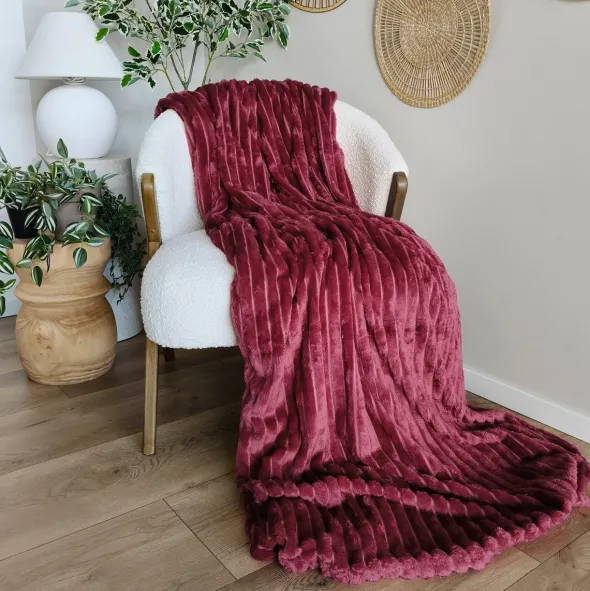 Koc 160 x 200Mikrofibra Tłoczona Pasy Nuvio 17