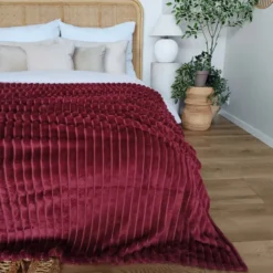 Koc 200 x 220Mikrofibra Tłoczona Pasy Nuvio 17