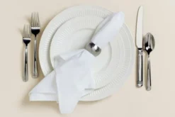 Obrus 150x250 Plamoodporny Klasyczny Elegant Krem