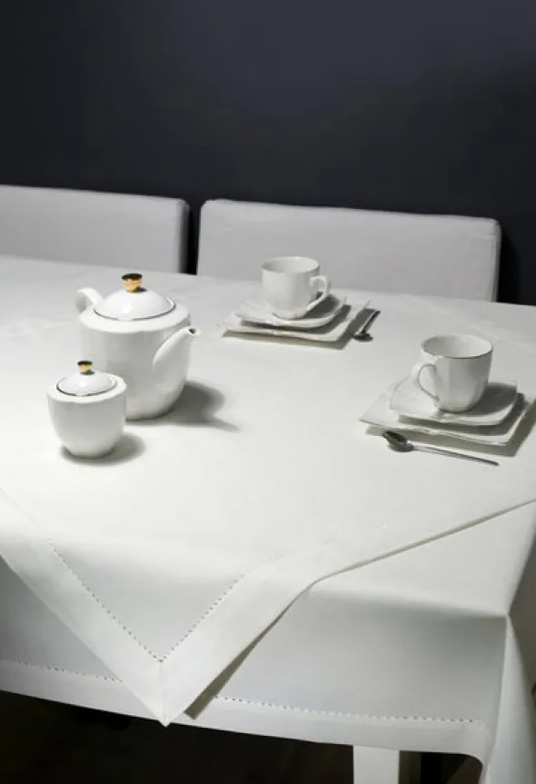 Obrus 120 x 200 Plamoodporny z Mereżką wz. 240_Bia