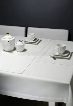 Obrus 140 x 400 Plamoodporny z Mereżką wz. 240_Bia