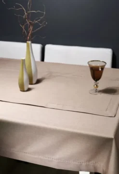 Obrus 160 x 160 Plamoodporny z Mereżką wz. 240_Beż