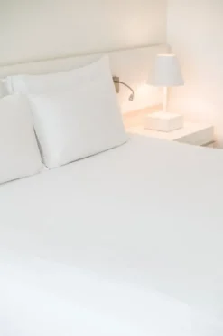 Prześcieradło 220 x 240 Bez Gum Hotel Bawełna Iris